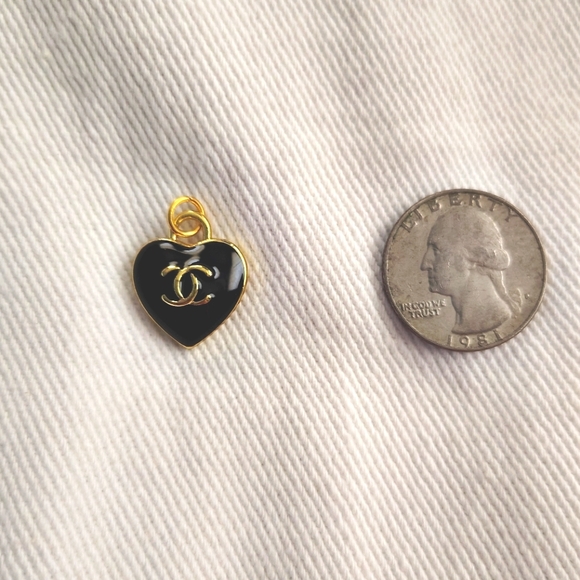 Chanel Black/Gold CC Heart Stamped Zipper Pull/14k Gold Plated Chain - Picture 4 of 5